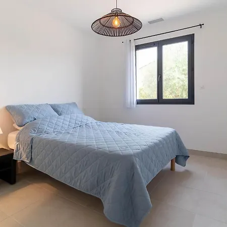 Beautiful Home In Bellegarde With Wifi