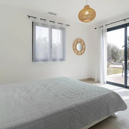 Beautiful Home In Bellegarde With Wifi
