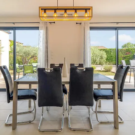 Vakantiehuis Cozy In With Kitchen