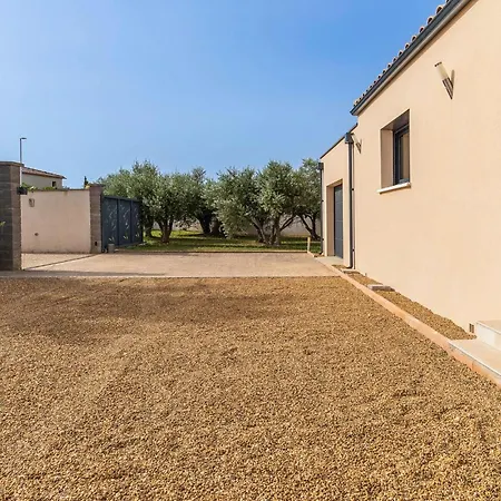 Beautiful Home In Bellegarde With Wifi ベルガルド