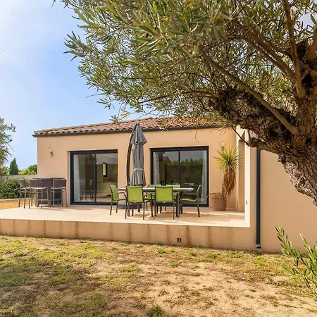 Beautiful Home In Bellegarde With Wifi 別荘 *